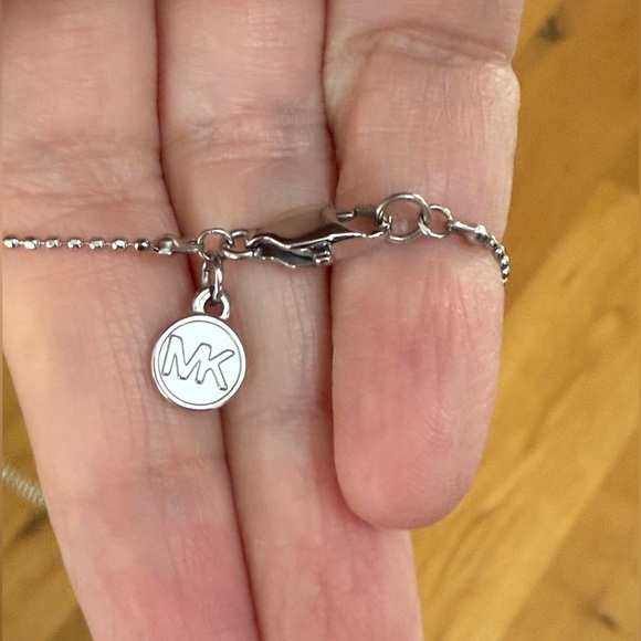 Michael Kors silver tone heart pendant and adjustable chain - Picture 8 of 9